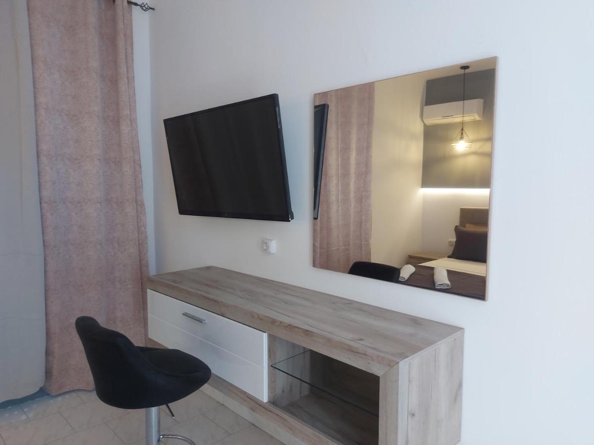 Aegean Pearl Hotel Tigkaki  Bagian luar foto